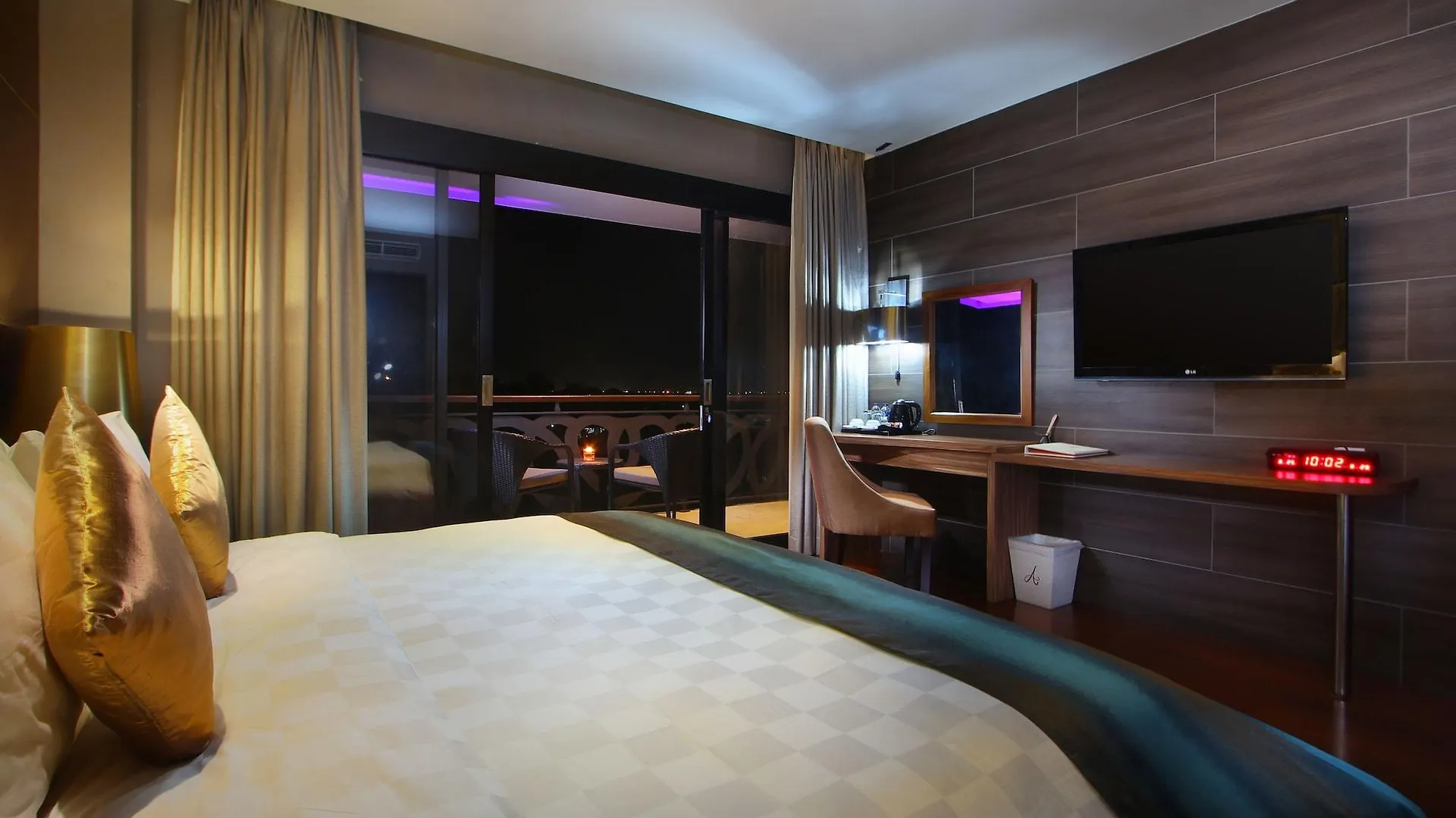 Amaroossa Suite Bali Nusa Dua  Hotel Nusa Dua (Bali)