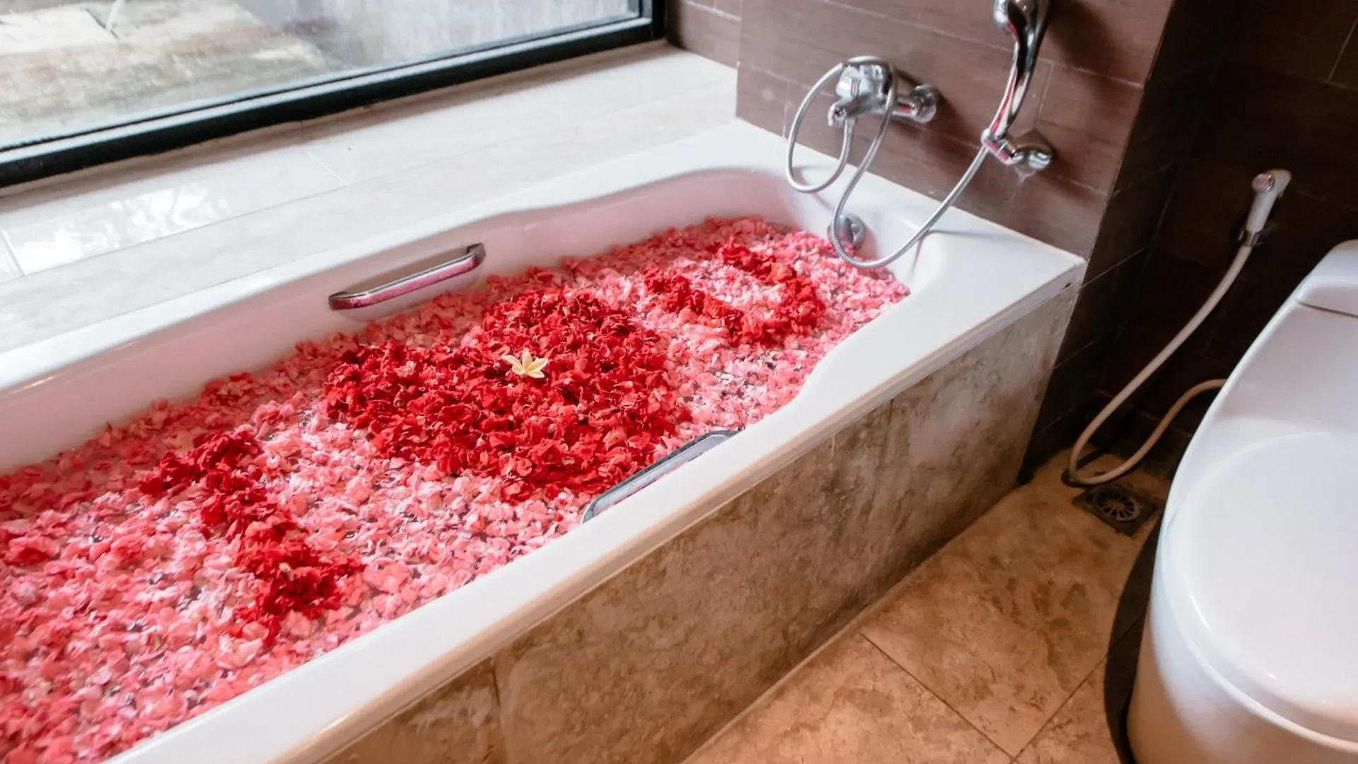 Hotel Amaroossa Suite Bali Nusa Dua