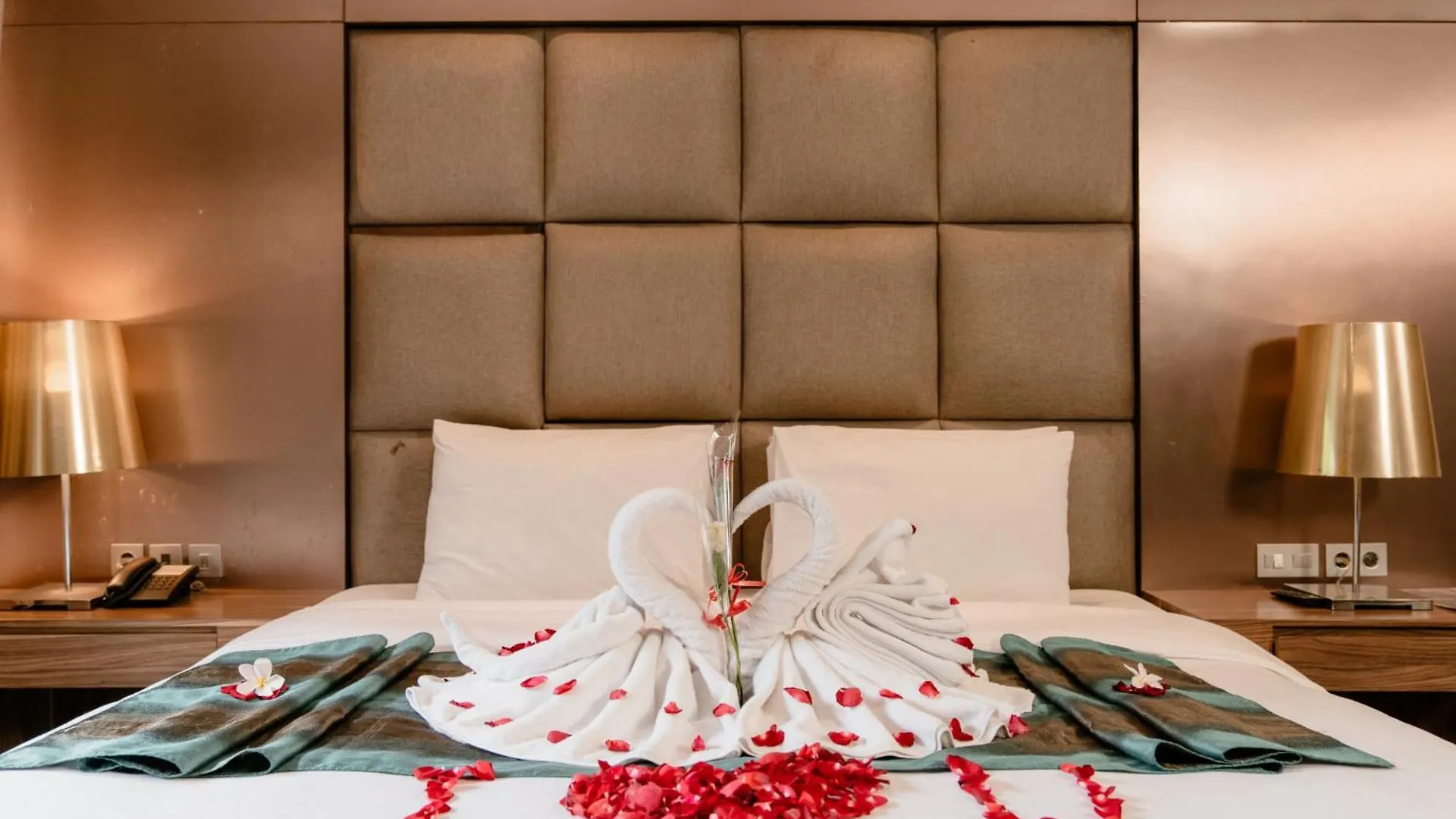 Hotel Amaroossa Suite Bali Nusa Dua